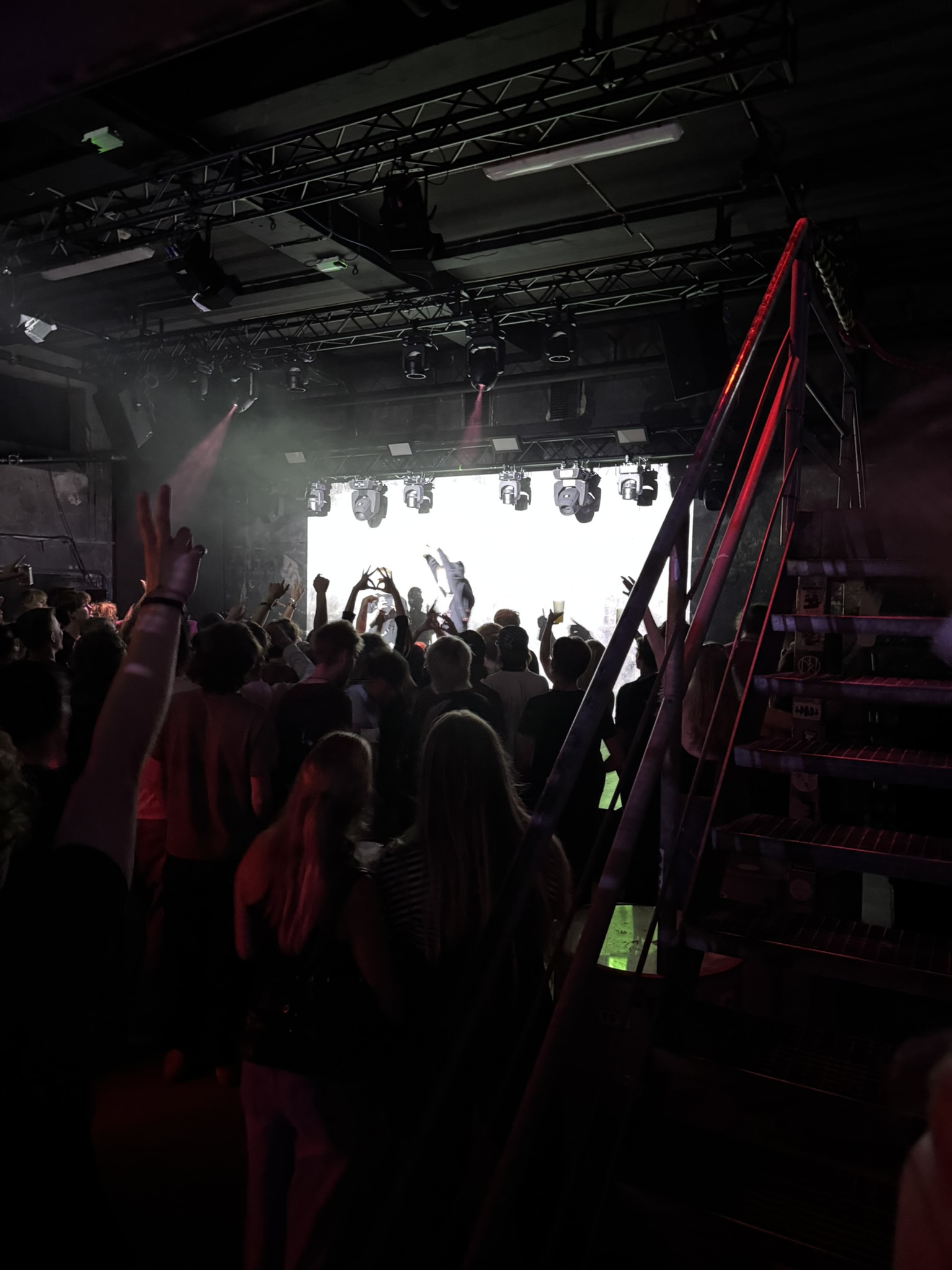 Publikum til det første STYGG show